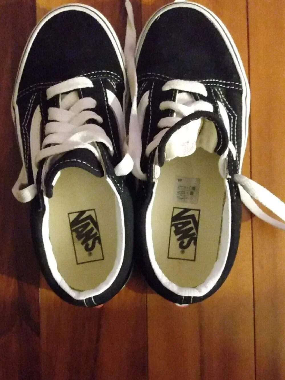 Vans Off the Wall Size 1 Boys Black & White Lace-Up Canvas Sneakers